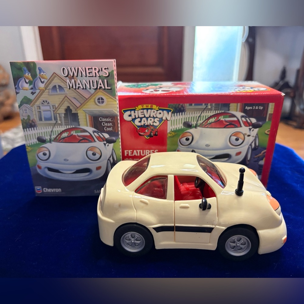 🔥The 1st 3-Vintage 1996 Chevron Cars:Sam Sedan, Wendy Wagon, & Tony Turbo NIB - Picture 8 of 16